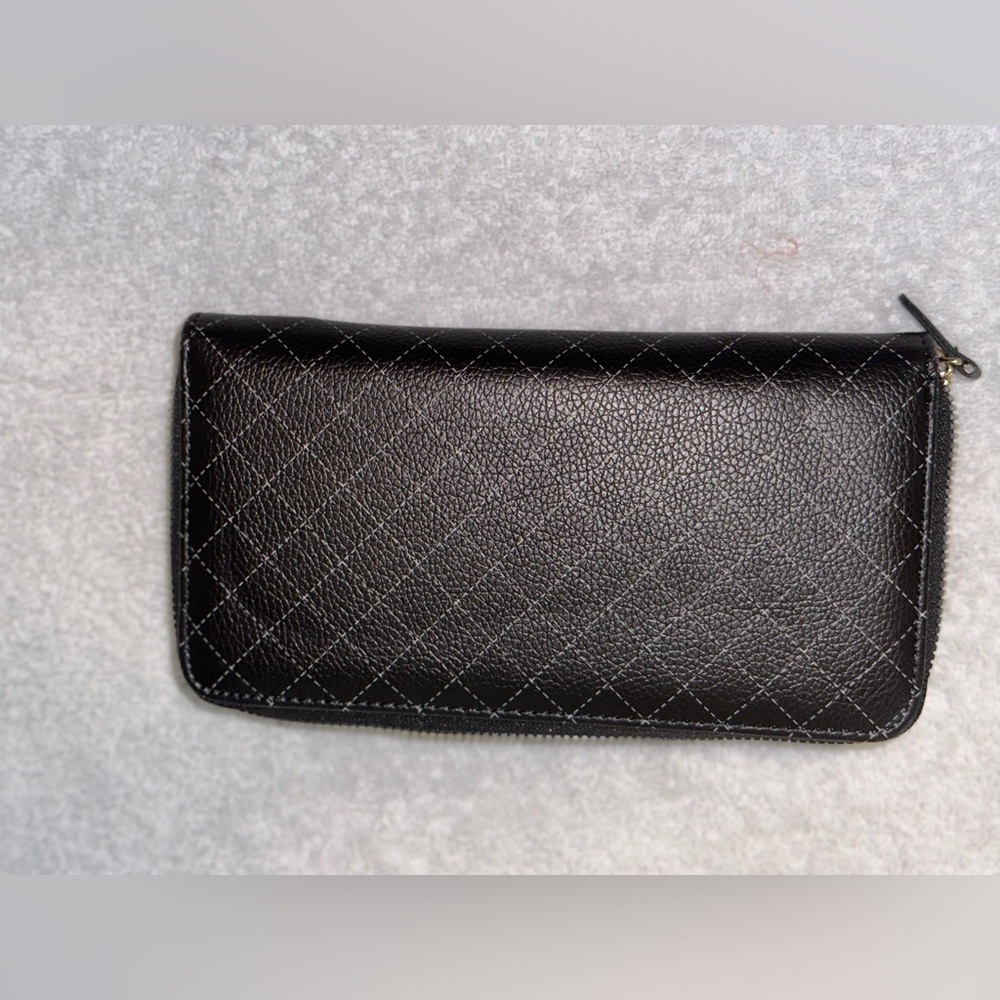 Adult Disney Women's Minnie Mouse Zip-Around Wallet - Picture 4 of 4
